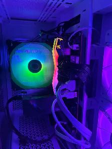 Gaming PC with dual monitors - Photo 10