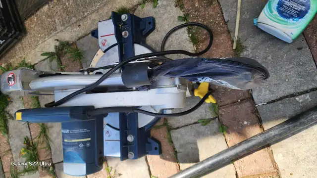 Mastercraft 10-inch Compound Mitre Saw. 647-217-9066