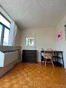 ✔️ROOM FOR RENT IN DOWNTOWN TORONTO | YONGE ST & DUNDAS ST - Photo 2