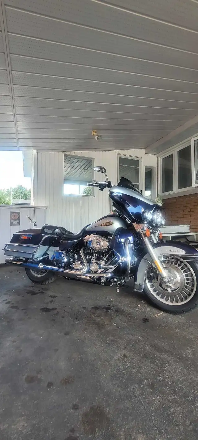 Harley-Davidson FLH