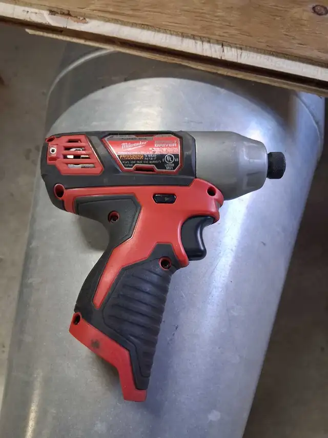 Milwaukee m12 impact