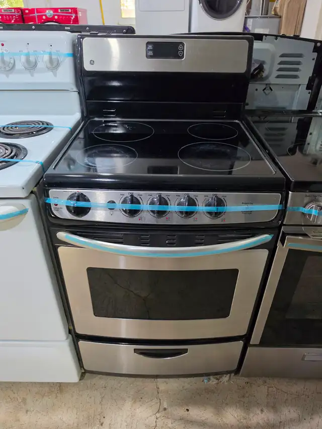 GE 24' Stainless Steel Freestanding Electric Ceramic Top Stove