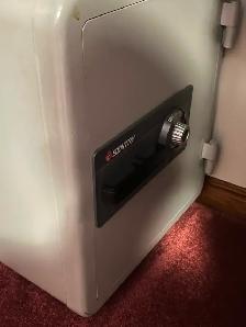 Sentry Professionnel Safe For Sale - Photo 2