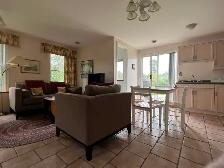 Furnished studio apartment on beautiful, private estate - Photo 6