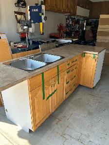 Oak Cabinets - Photo 4
