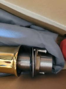 Gold bathroom faucet - Photo 3