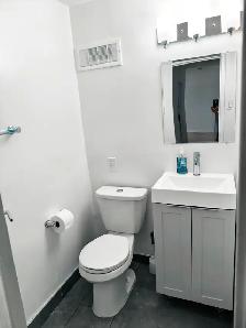 Bedroom in Downtown Toronto for rent - Photo 3