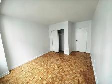 Bedroom in Downtown Toronto for rent - Photo 9