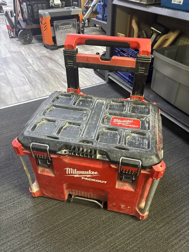 Milwaukee 48-22-8427 22" Packout Modular Rolling Tool Box