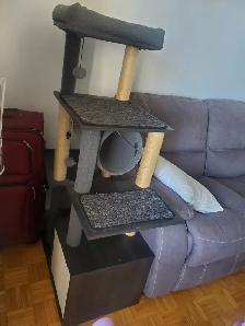 Very Large Cat Scratching post! $100$ or Best Offer!