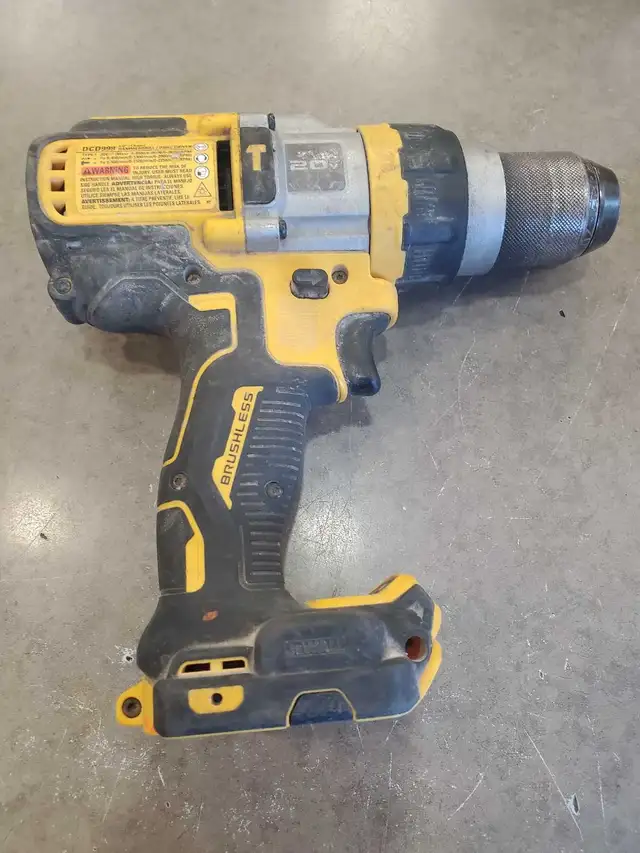 DeWalt DCD999 Brushless 20v hammer drill