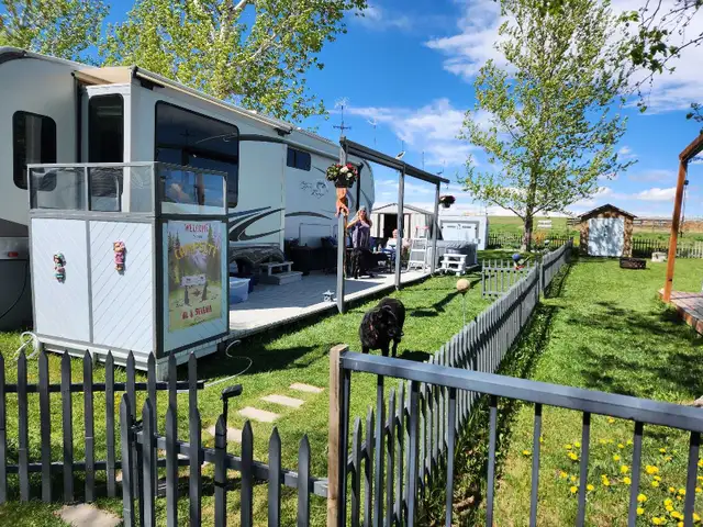 Fifth wheel  on seasonal site