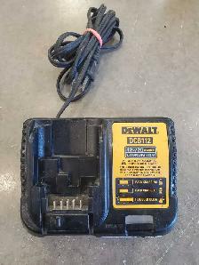 DeWalt DCB112 12V-20V Lithium charger