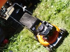 COLUMBIA  159 cc   push  gas   Lawnmower.