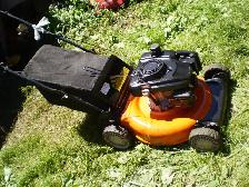 COLUMBIA  159 cc   push  gas   Lawnmower. - Photo 4