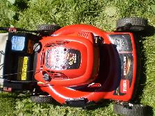 TORO 6.5HP  push  gas   Lawnmower. - Photo 2