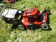 TORO 6.5HP  push  gas   Lawnmower. - Photo 3