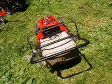 TORO 6.5HP  push  gas   Lawnmower. - Photo 5