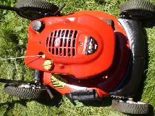 TROY BILT   21 inch   push  gas   Lawnmower. - Photo 2