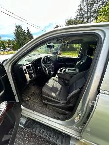 2016 GMC Sierra - Low Mileage, Excellent Condition - $29,000 - Photo 10