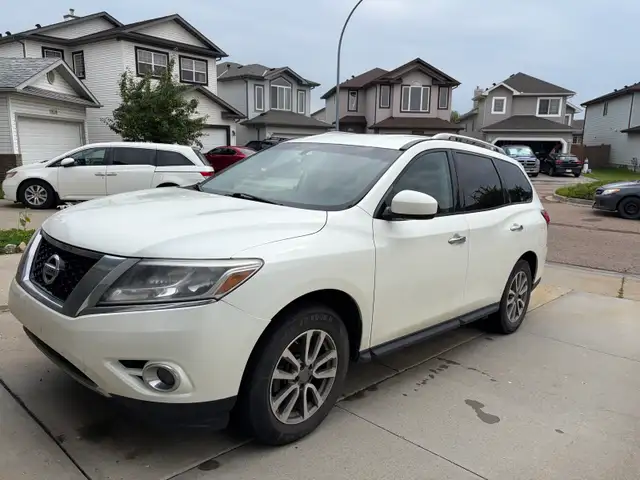 2015 Nissan Pathfinder SV