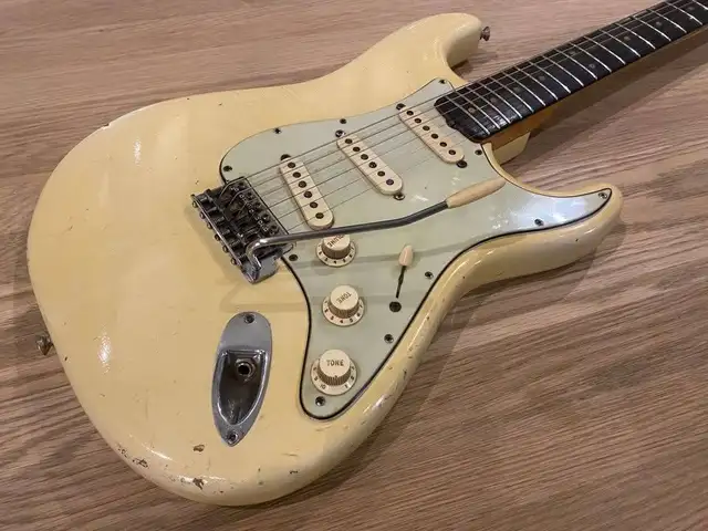 1963 Fender Stratocaster in Olympic White ORINGINAL