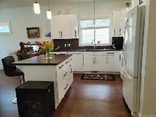 SALMON ARM - SHORT TERM RENTAL HOUSE - Photo 4