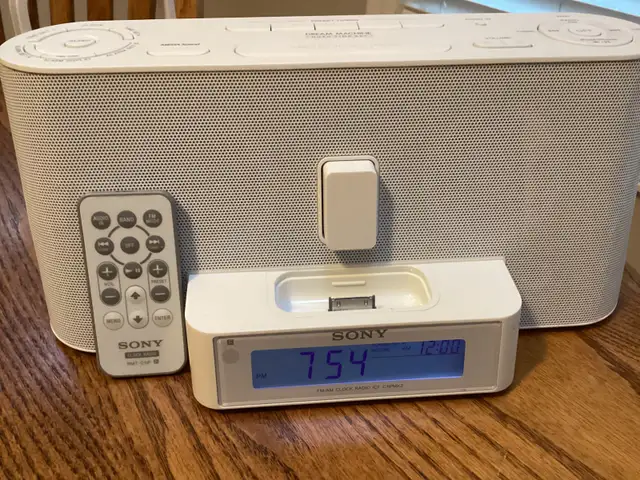 Sony am/fm clock radio with remote
