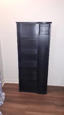 Meuble vertical de rangement pour CD