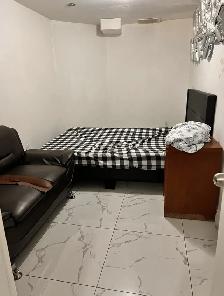 Rooms for rent in Etobicoke - right by humber college - Photo 2