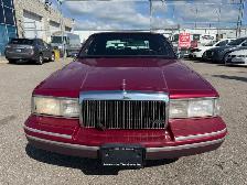 1994 Lincoln Town Car Sedan - Photo 5