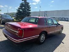 1994 Lincoln Town Car Sedan - Photo 7