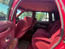 1994 Lincoln Town Car Sedan - Photo 10