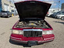 1994 Lincoln Town Car Sedan - Photo 22