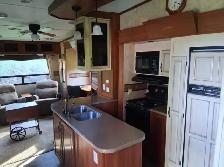 2011 Montana High Country 38ft 4 Tip Outs - Photo 9