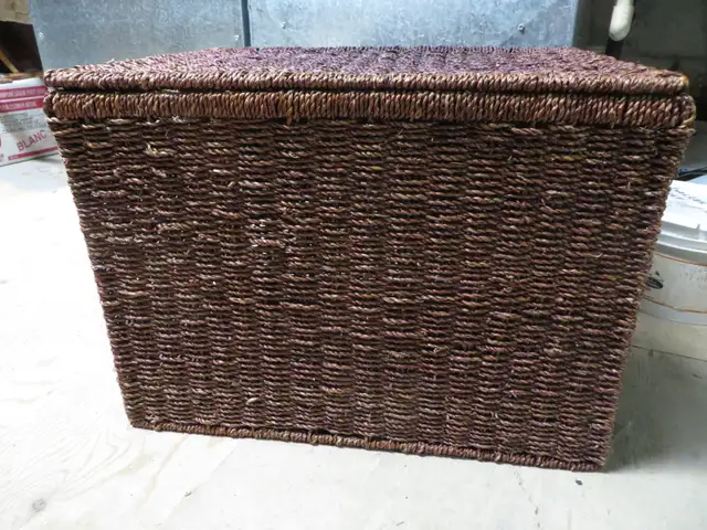 PANIER EN OSIER POIGNEE CH COTE COUVERCLE TB ETAT