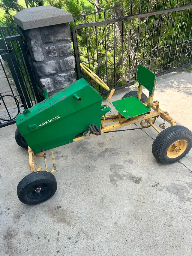 pedal tractor