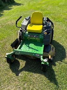 John Deere zero turn mower - Photo 2