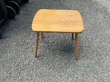 Small Wooden Side Table ! - Photo 3