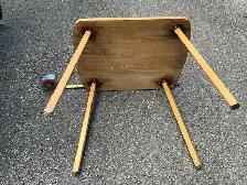 Small Wooden Side Table ! - Photo 8