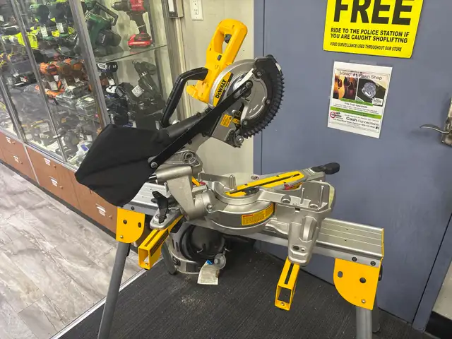 Dewalt DCS361 7 1/4" Mitre Saw With Stand
