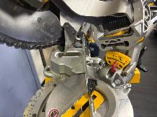 Dewalt DCS361 7 1/4" Mitre Saw With Stand - Photo 4