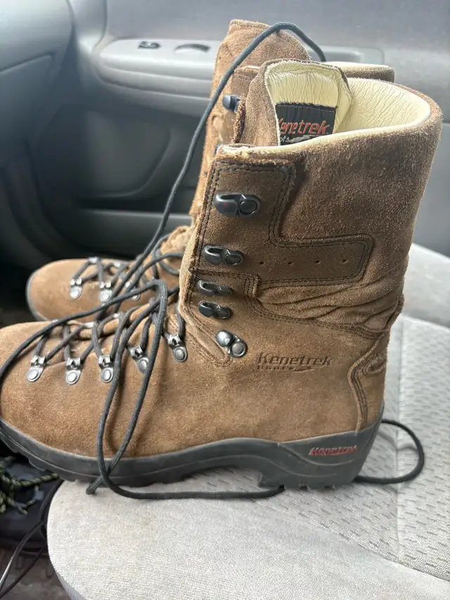 Mint Kenetrek Fire Proof Boots