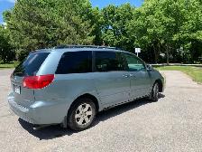 2006 Toyota Sienna LE (8-Passenger w/ DVD Player) - Photo 2