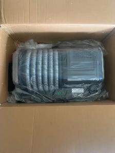 New in the box: Giraffe Tools wall-mounted vacuum - Photo 4