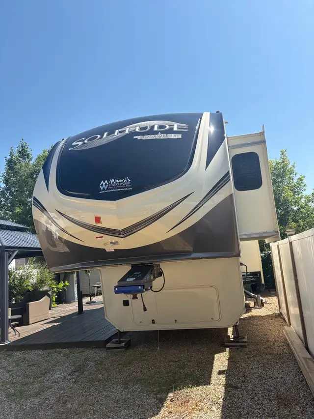 2021 grand design solitude 375 RES luxury 5th wheel