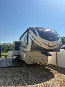 2021 grand design solitude 375 RES luxury 5th wheel - Photo 2