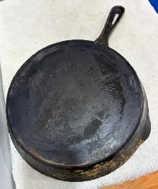 Vintage Findlay No. 8 Cast Iron Skillet - Photo 4