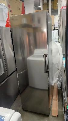 LG 24' 11.4 Cu. Ft. Single Door Freezer