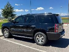 2008 Yukon Denali •AWD• Great family SUV&nbsp.6.2 - Photo 3